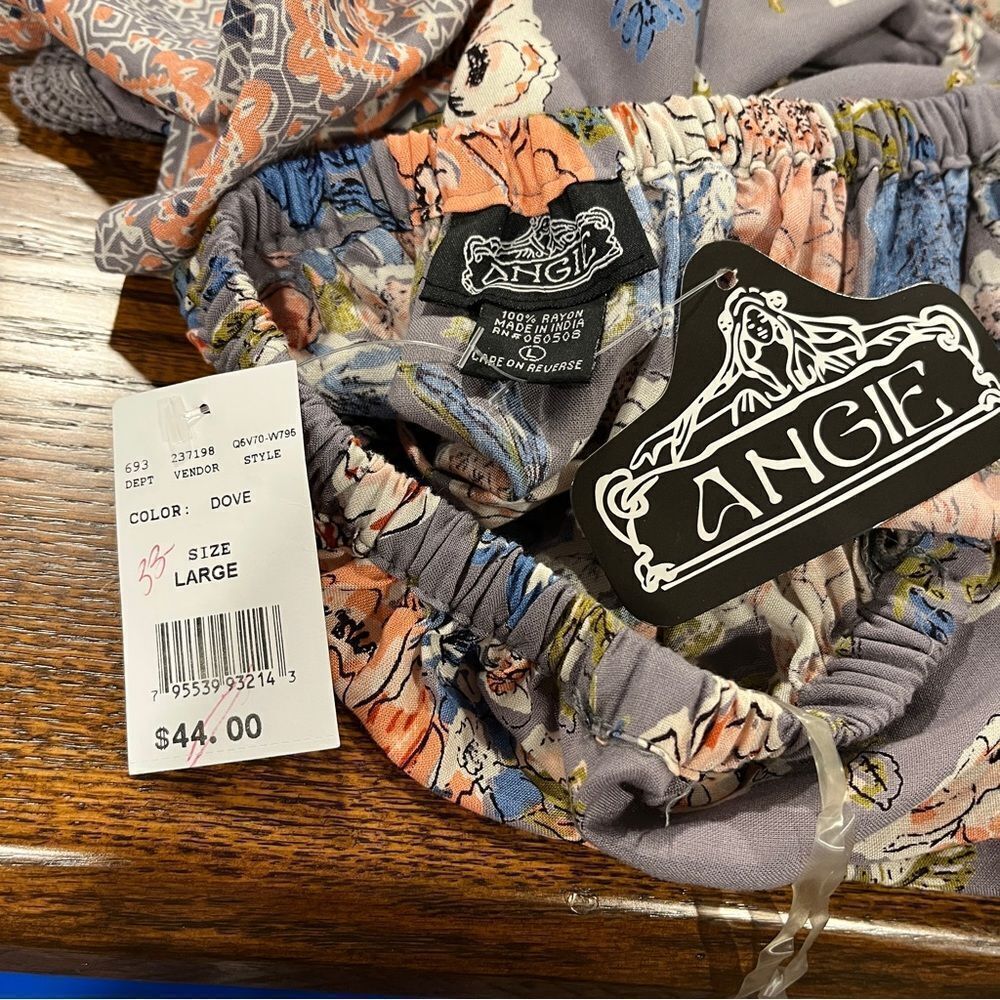 Angie long sleeve off-shoulder romper with a floral pattern‎ cottagecore - Picture 9 of 13